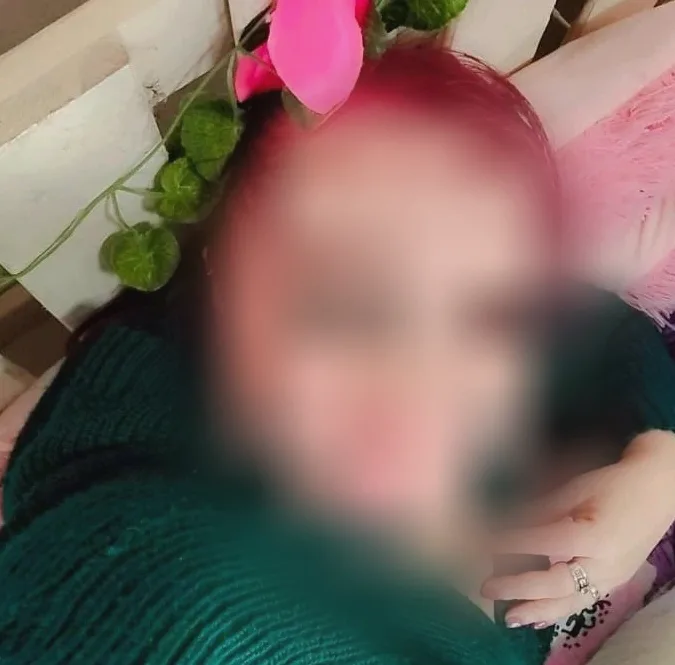 Anna, 36
