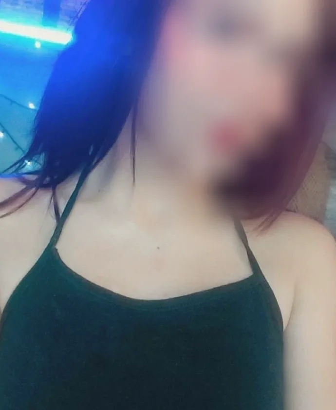 Emmi, 21