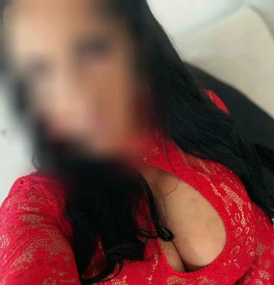 Roosa, 37