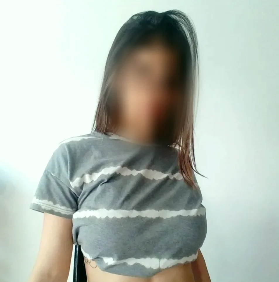 Ulla, 23